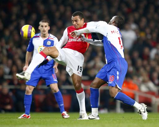  阿森纳年轻中卫头球破门绝杀水晶宫