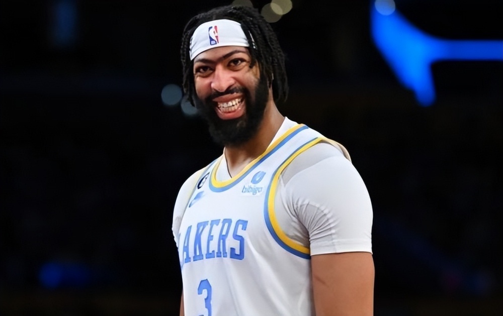  锡安复出首秀惊艳鹈鹕客场掀翻卫冕冠军