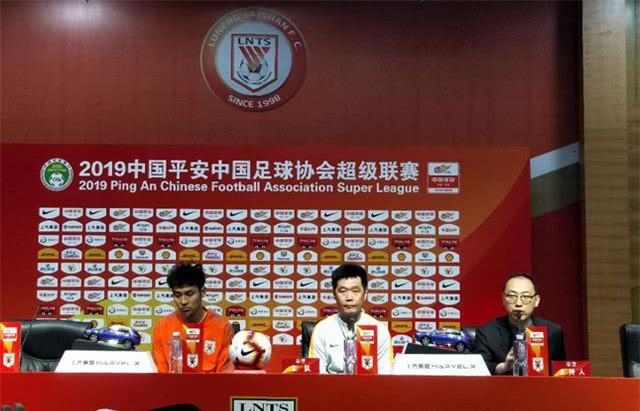 球友会- 沃尔夫斯堡双线作战，体能分配引教练组热议  